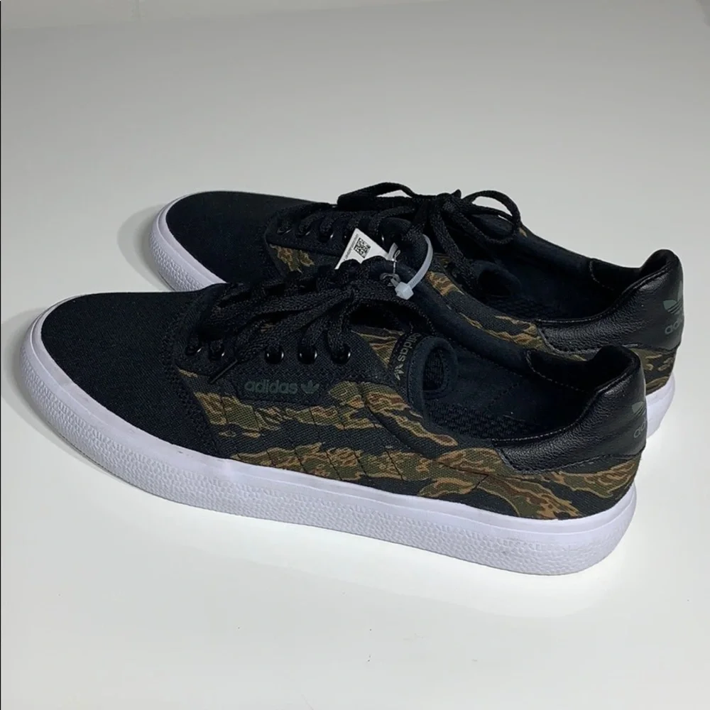 Adidas Canvas Skateboard camouflage low sneakers 10 new w tag men’s